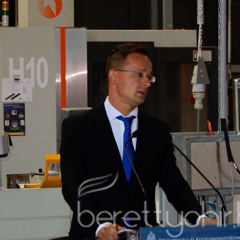 Szijjártó Péter látogatása a Mezei Vill-nél 34